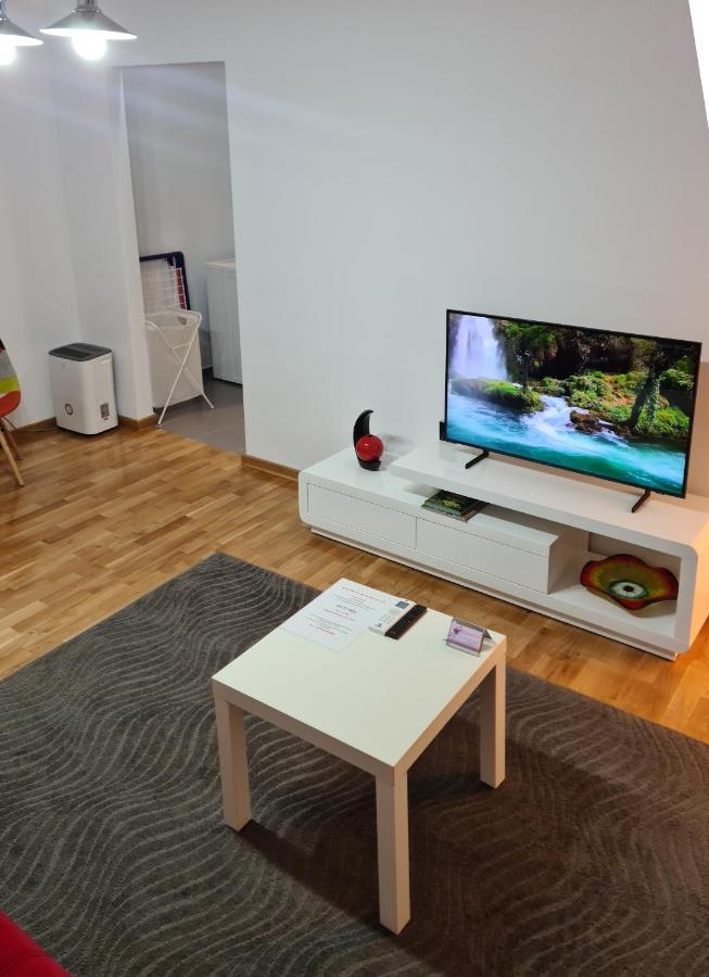 Apartament Alina Deva Bagian luar foto
